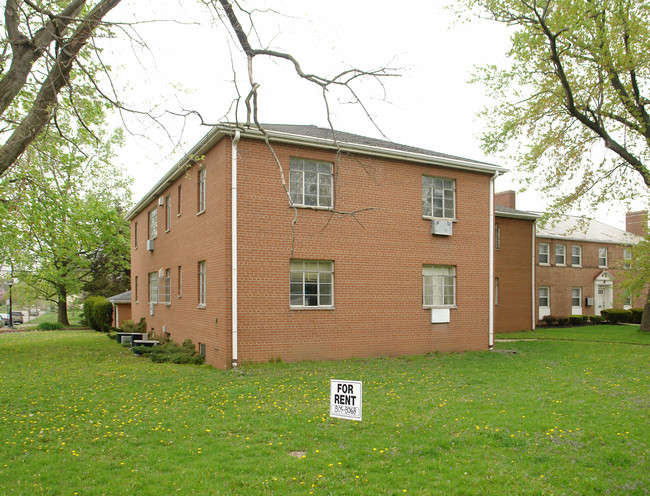 3677 N High St in Columbus, OH - Building Photo - Building Photo