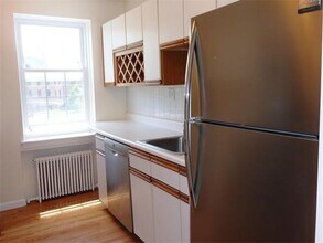 39 Commonwealth Ave, Unit 22 in Chestnut Hill, MA - Building Photo - Building Photo