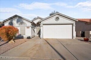 1830 E Westchester Dr in Chandler, AZ - Building Photo