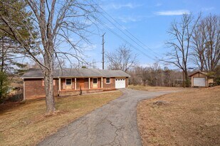 9 Wondu View Ct in Asheville, NC - Building Photo