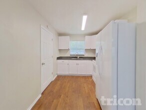 1416 Thistledown Dr in Brandon, FL - Building Photo - Building Photo