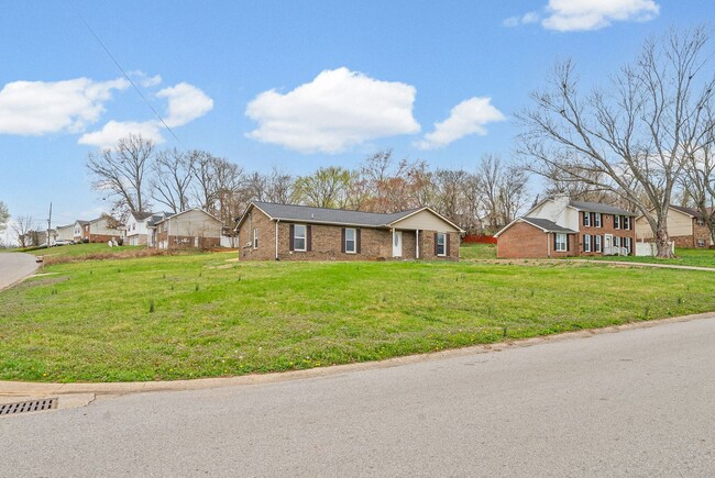 1710 Broadripple Dr in Clarksville, TN - Building Photo - Building Photo