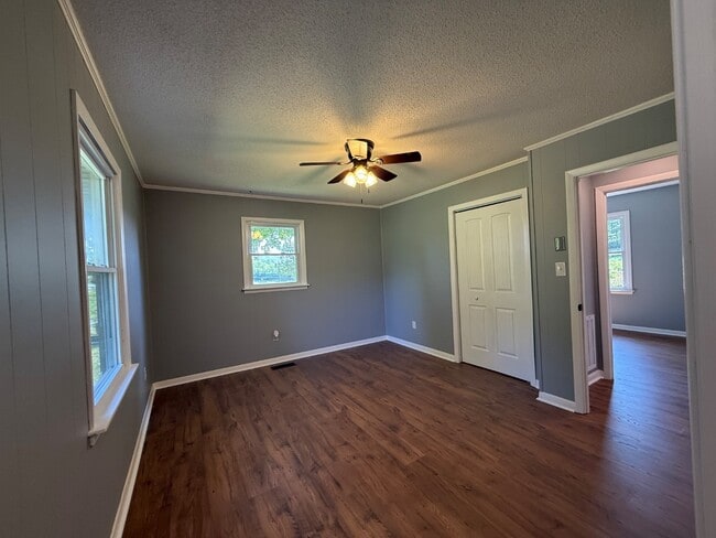 21209 Trojan Dr in Bristol, VA - Building Photo - Building Photo