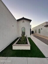 10729 Deion Sanders Dr in El Paso, TX - Building Photo - Building Photo
