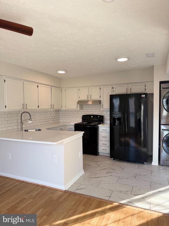 property at 2401 W Rosecroft Village Cir