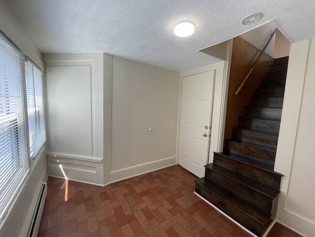 164 Brown St in Waltham, MA - Building Photo - Building Photo