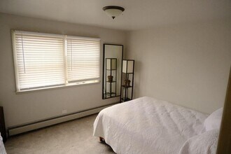 225 Country Club Dr in Lake Geneva, WI - Building Photo - Building Photo