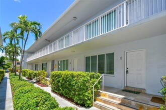 7315 Carlyle Ave in Miami Beach, FL - Building Photo - Building Photo