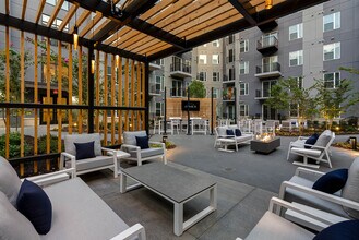 The James at Springline in North Chesterfield, VA - Foto de edificio - Building Photo