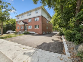 Valley Ridge in Orillia, ON - Building Photo