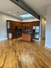 1148 W Grand Ave, Unit 003 in Chicago, IL - Building Photo - Building Photo