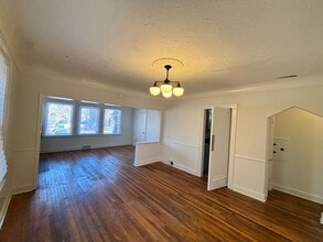 5783 Yorkshire Rd in Detroit, MI - Building Photo - Building Photo