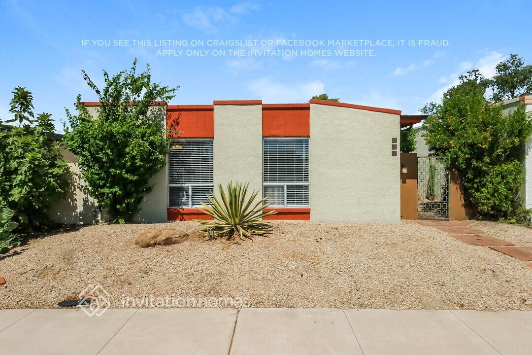 334 W La Jolla Dr in Tempe, AZ - Building Photo