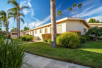 Senior Apartments 62+ Catalina Gardens in Riverside, CA - Foto de edificio - Building Photo