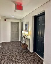 229 N Poplar St, Unit 29 in Charlotte, NC - Foto de edificio - Building Photo