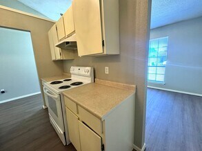 12520 E 39th Pl in Tulsa, OK - Foto de edificio - Building Photo