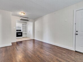 7622 Pecan Villas Dr in Houston, TX - Building Photo - Building Photo
