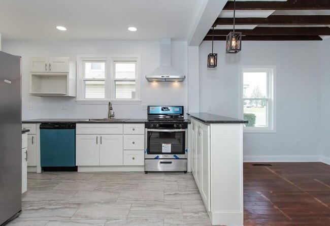 131 N Elm St in Westfield, MA - Building Photo - Building Photo