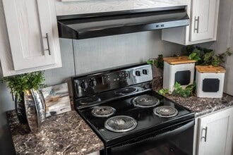 10504 Sunny Mdws Blvd in Tyler, TX - Building Photo - Building Photo