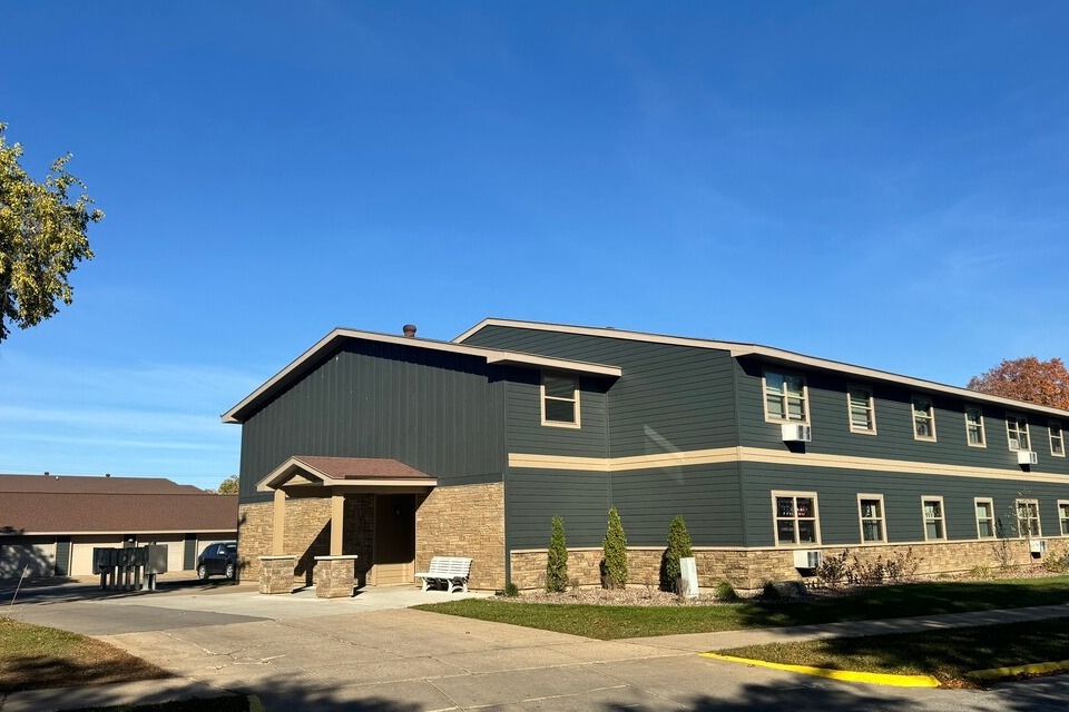 Riverview Apartments in La crosse, WI - Building Photo