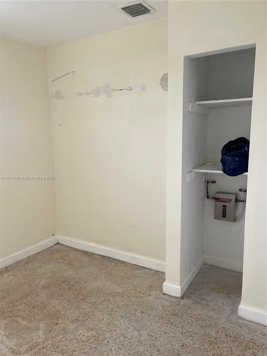 18353 SW 107th Ave-Unit -2 in Miami, FL - Foto de edificio