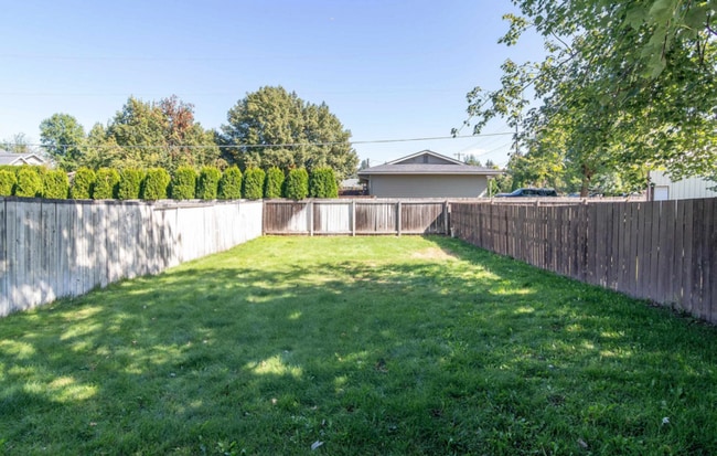 5619 S Crestline St in Spokane, WA - Building Photo - Building Photo