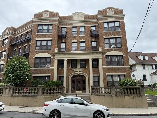 property at 32 Sidlaw Rd
