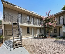 Washington Gardens Apartments in New Orleans, LA - Building Photo - Building Photo