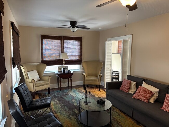 926 SW 2nd St, Unit 3 in Fort Lauderdale, FL - Foto de edificio - Building Photo