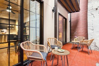 611 Commerce St in New Orleans, LA - Building Photo - Building Photo