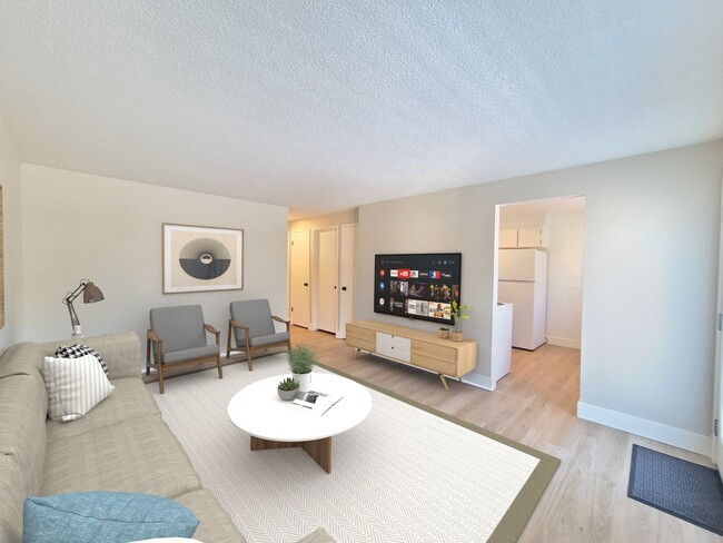property at 2021-2023 N Astor St