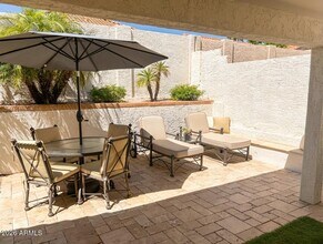 10360 E Sutton Dr in Scottsdale, AZ - Building Photo - Building Photo