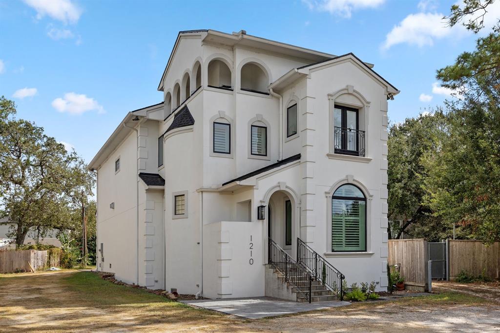 1210 Parkerhaven Ct in Houston, TX - Building Photo