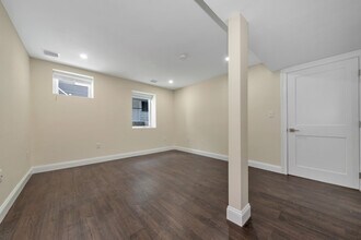 161 4th St, Unit 1 in Medford, MA - Building Photo - Building Photo