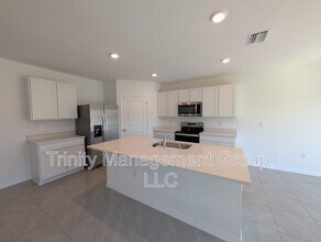 10607 Quail Grv Wy in San Antonio, FL - Building Photo - Building Photo