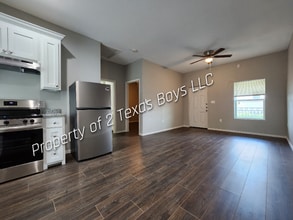101 N Pecan St in Leonard, TX - Building Photo - Building Photo