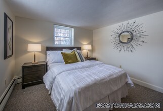 7 Brattle Dr, Unit 9 in Arlington, MA - Building Photo - Building Photo