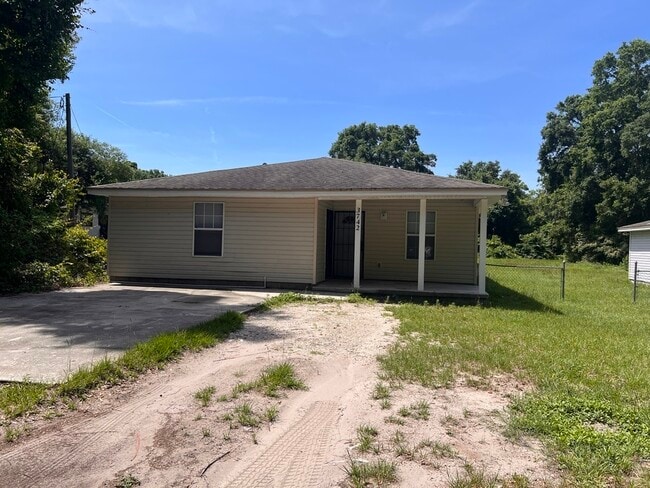 property at 3742 Beverly Ave