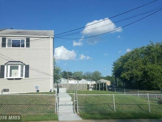 property at 2232 Houston St