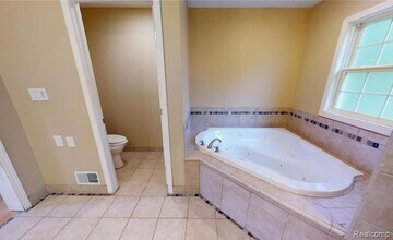 2309 Cumberland Dr in Troy, MI - Building Photo - Building Photo