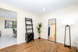 47 Conestoga Way in Glastonbury, CT - Building Photo - Building Photo