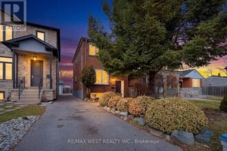 6 Marshall Blvd in Toronto, ON - Building Photo - Building Photo