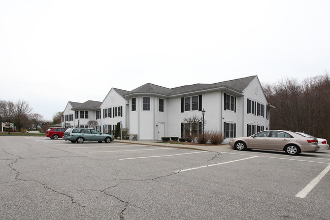 Jordan Brook Terrace in Waterford, CT - Building Photo - Building Photo