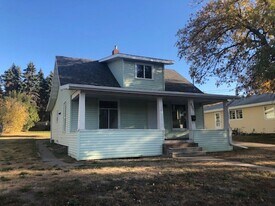 907 9th Ave NE in Minot, ND - Building Photo