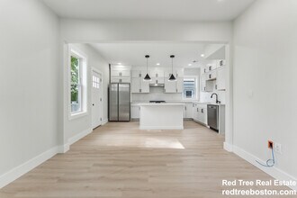 47 Brackett St, Unit 2 in Boston, MA - Building Photo - Building Photo