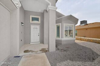 13672 Baja Vista Ct in Horizon City, TX - Foto de edificio - Building Photo