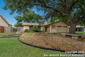 9602 Quicksilver Dr in San Antonio, TX - Building Photo - Building Photo