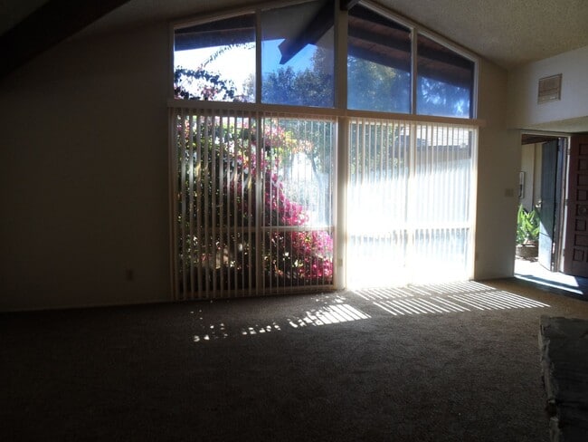 516 Denison Ln in Bakersfield, CA - Building Photo - Building Photo