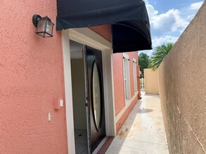 1014 Universal Rest Pl in Kissimmee, FL - Building Photo - Building Photo