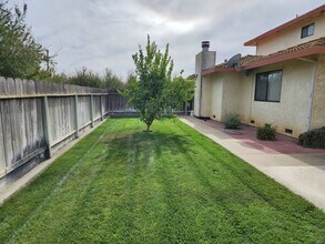 1137 Villa Manucha Rd in Newman, CA - Building Photo - Building Photo